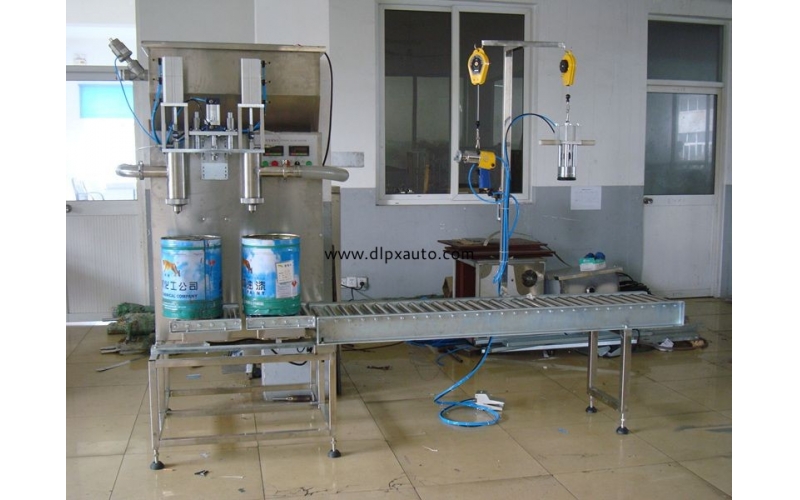 2頭油漆稱重灌裝、鎖蓋