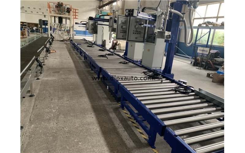 全自動直線式液體灌裝機(jī)